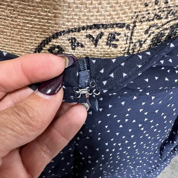 Gap lined skirt, size 10. - Picture 6 of 9